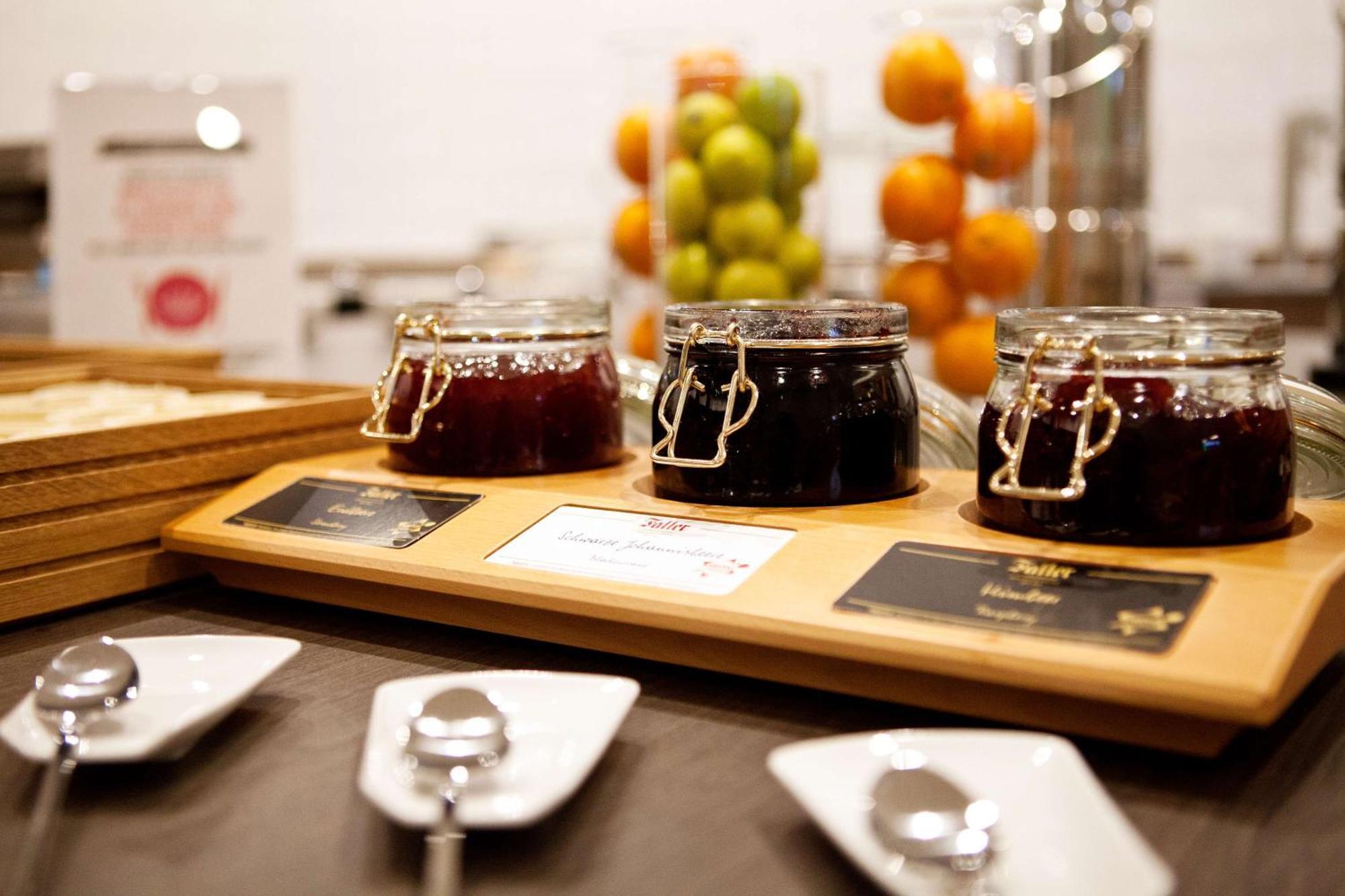 Hotel Hampton By Hilton Munich Airport South 3*