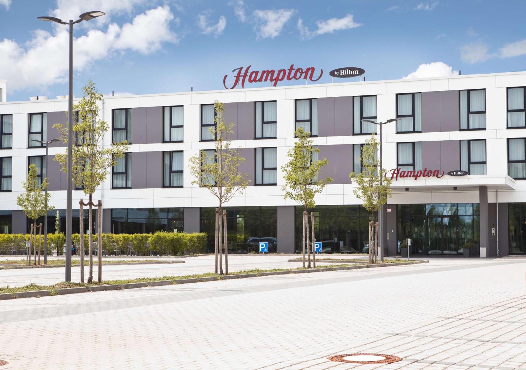 Hampton By Hilton Munich Airport South Hotel 3*