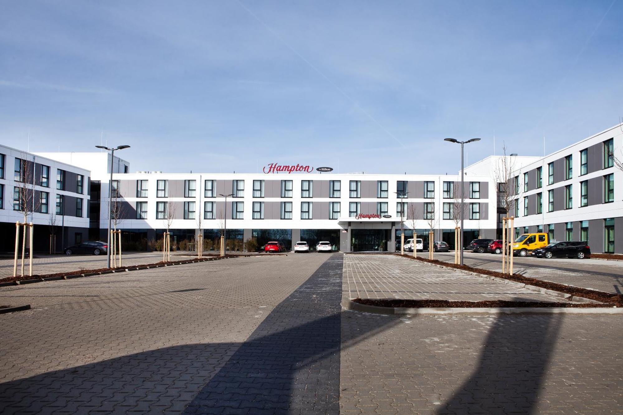 Hotel Hampton By Hilton Munich Airport South 3*